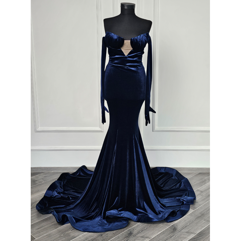 Rochie de seara cu manusi din catifea naturala